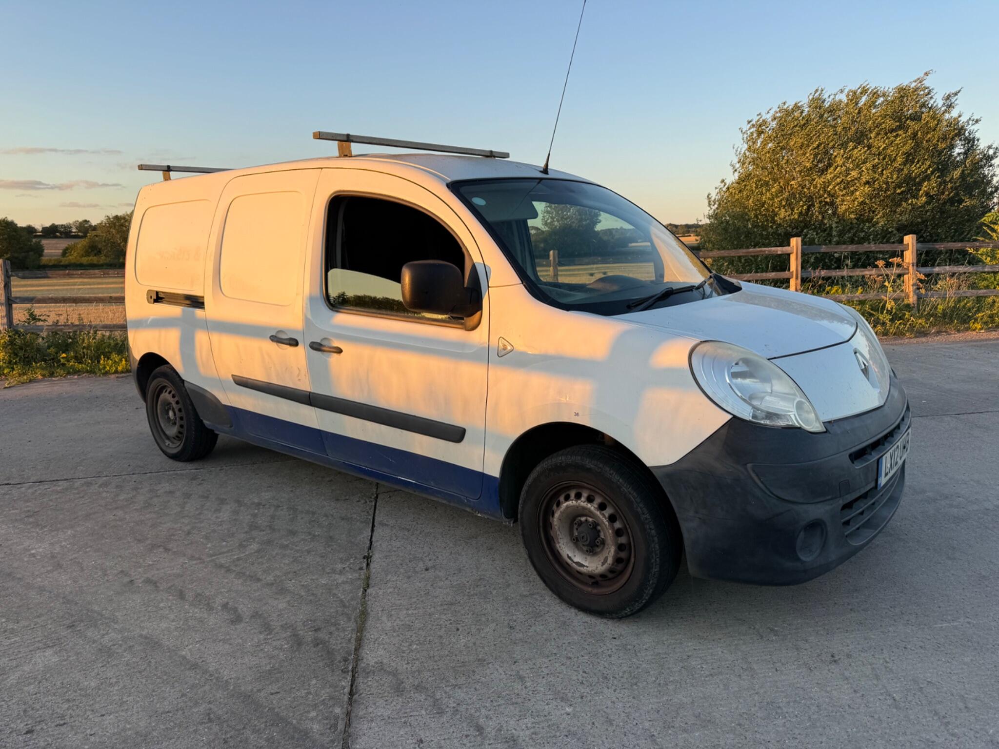 Renault Kangoo Maxi 1.5 LL21 dCi FWD L3 H1 4dr — photo 39 of 68
